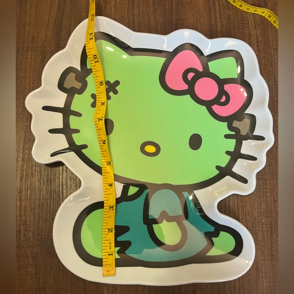 Hello Kitty Frankenstein Plate - Picture 2 of 3